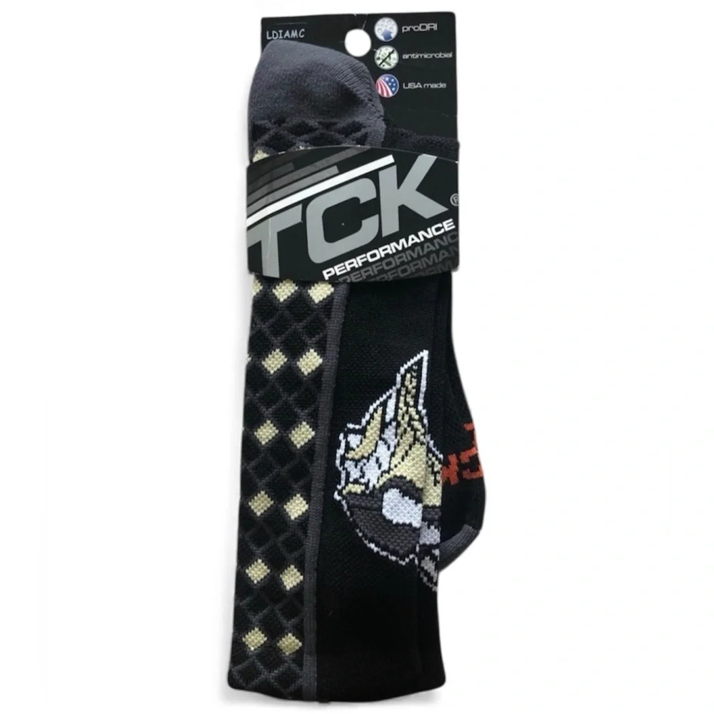 NWT - TCK Performance Antimicrobial ProDRI Mens Sports Socks - Sz. L